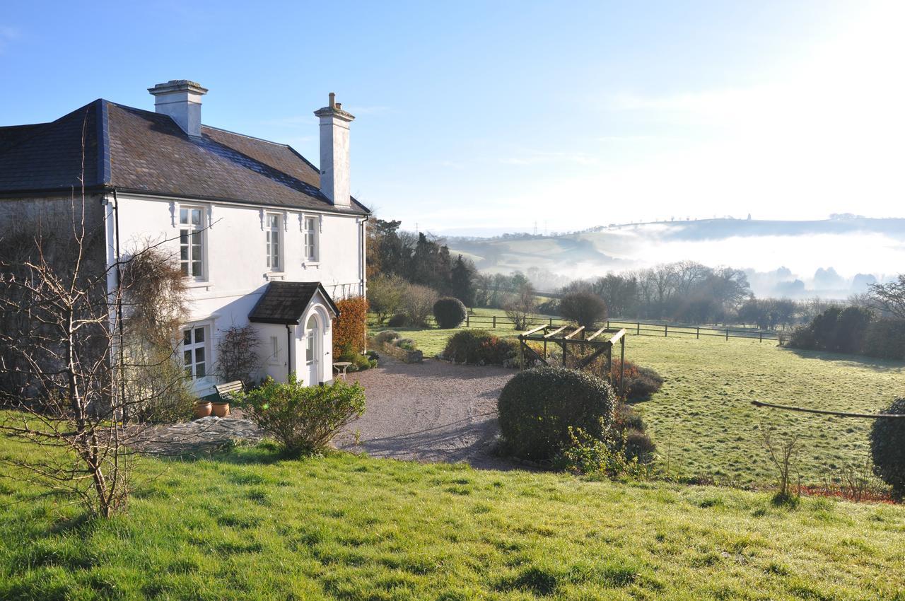 Bulleigh Barton Manor Bed & Breakfast Ipplepen Exterior photo